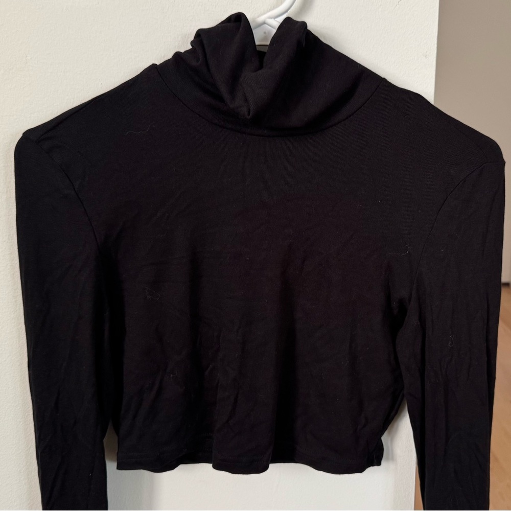 Black Long Sleeve turtleneck cropTop